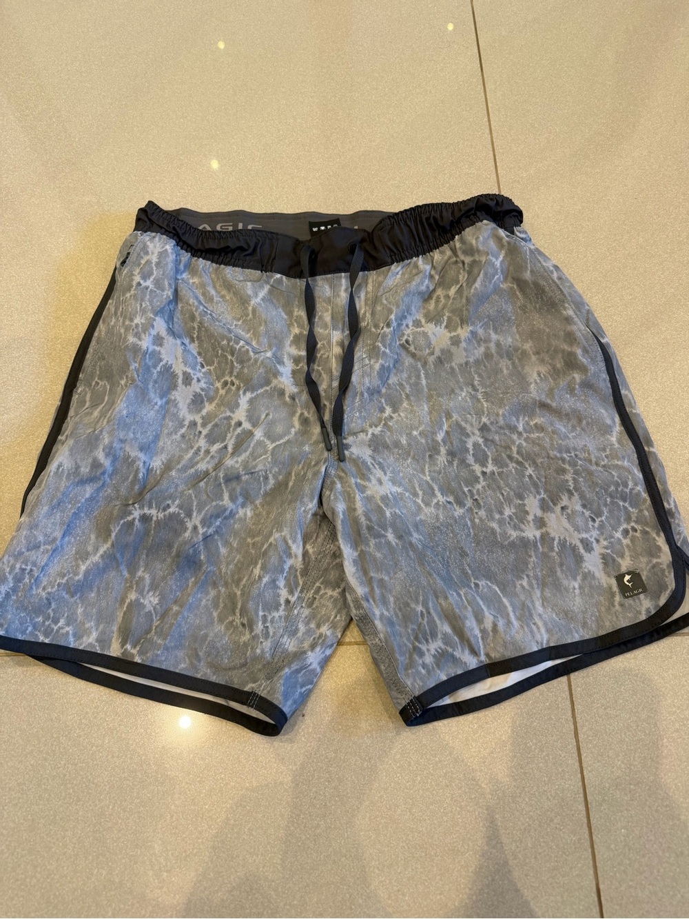 Pelagic Gray Water Print Performance Fishing Shorts Size M